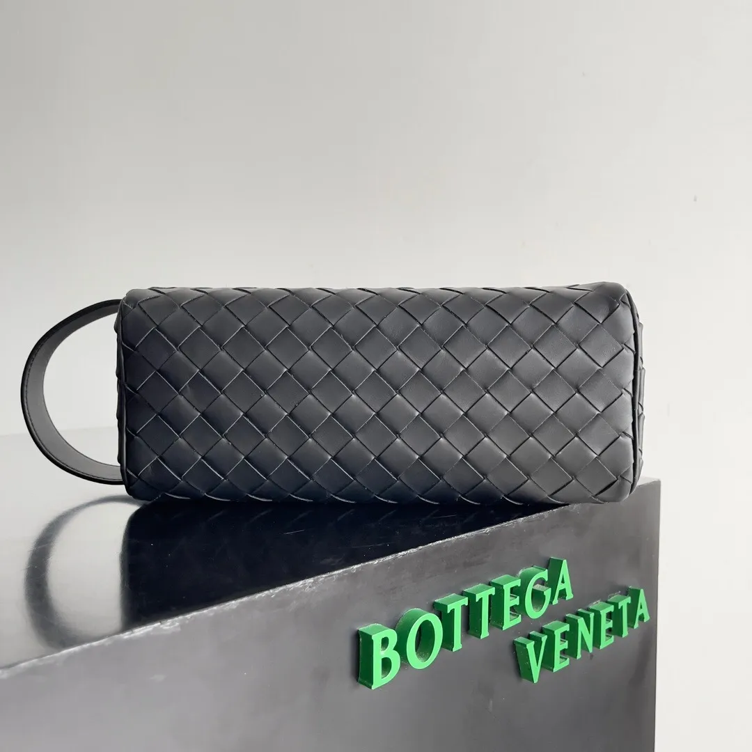 All categories 💚 Authentic bags 💚 BV 2025 new BV toiletry bag